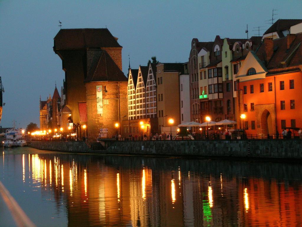 Grand-Tourist Center Point Apartments Gdansk Luaran gambar